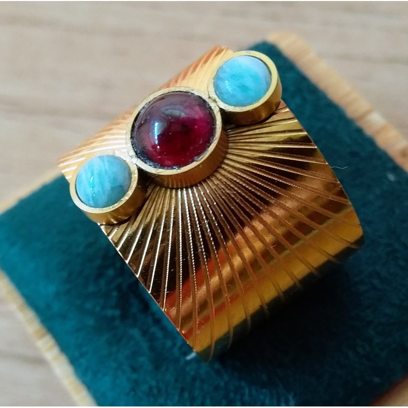 Bague Grenadille, réglable, ornée d'un grenat et de cabochons d'amazonite, création Martine Portelli, Marseille