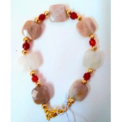 Bracelet Lune rose, bijou en pierres naturelles, Pierre de Lune rose et agate rouge, création Martine Portelli, Marseille