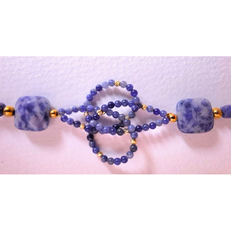 Collection Dentelles de Perles: Bracelet en sodalite PRINCESS BLUE, création Martine Portelli