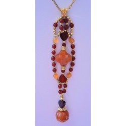 Collection Dentelles de Perles: Pendentif en cornaline, aventurine rouge et quartz orange CENDRILLON, création Martine Portelli