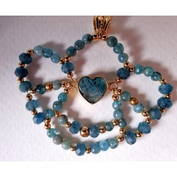 Collection Dentelles de Perles: Pendentif COEUR D'APATITE BLEUE, création Martine Portelli