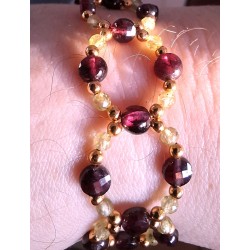 Collection Dentelles de Perles: Bracelet en grenats rouge et vert SEVILLE