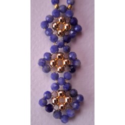 Collection Dentelles de perles: Pendentif en sodalite TRIO