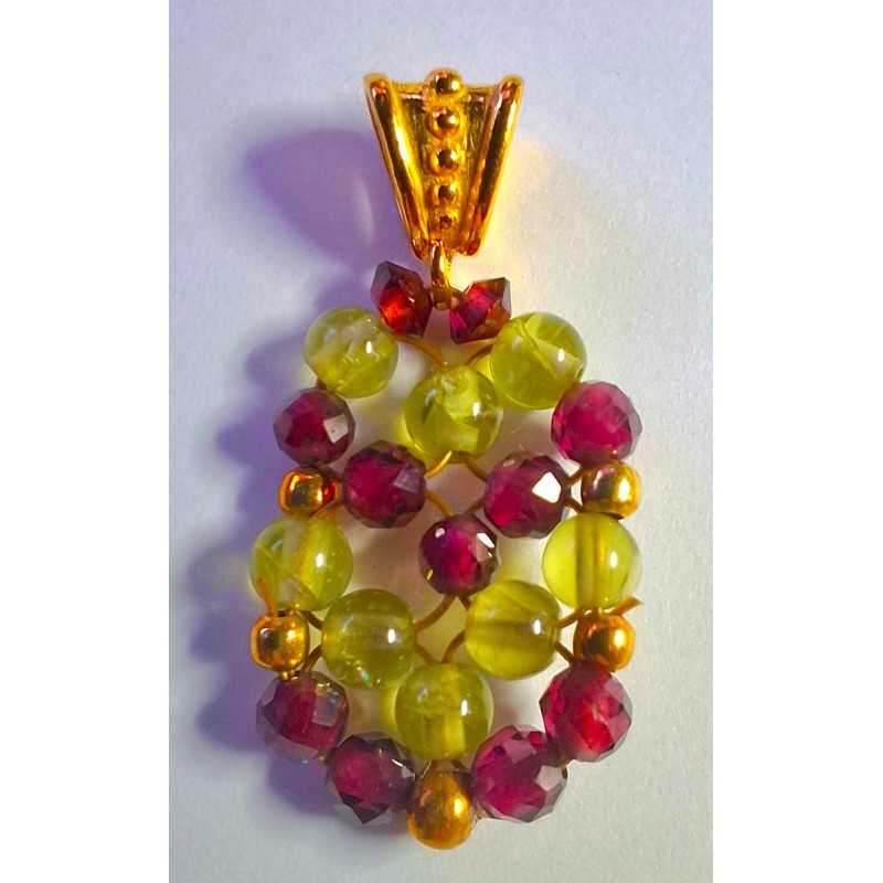 Pendentif en grenat rouge et péridot ECLATS DE GRENAT, Collection Dentelles de perles, création Martine Portelli