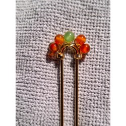 Pique à cheveux GRANADA orné d'agate rouge et d'aventurine verte