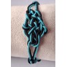 Bracelet coulissant soie macramé Entrelacs Turquoise et Noir, création Martine Portelli