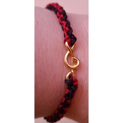 Bracelet coulissant soie macramé Clé de sol, création Martine Portelli