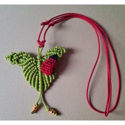 Collier coulissant en macramé de soie Coccinelle