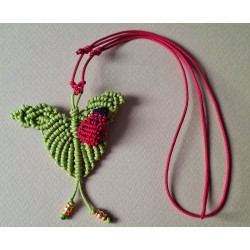 Collier coulissant en macramé de soie Coccinelle