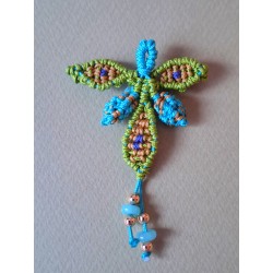 Pendentif en macramé de soie et jade bleu Exotique, création Martine Portelli
