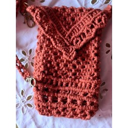 pochette en macramé pour téléphone portable Erable, création Martine Portelli