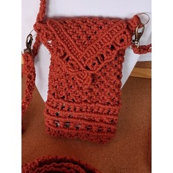 pochette en macramé pour téléphone portable Erable, création Martine Portelli
