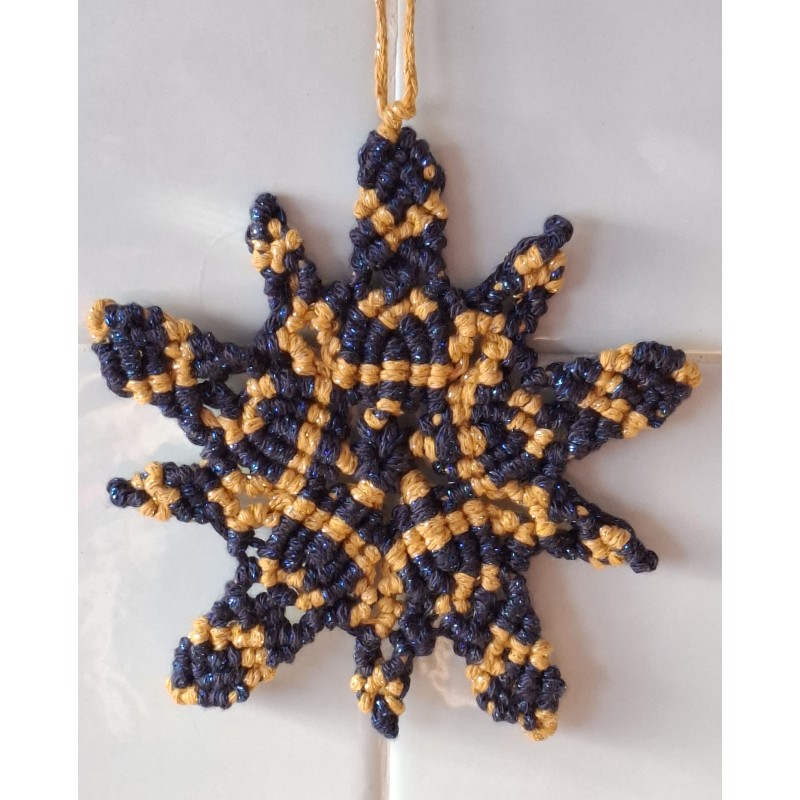 Etoile en macramé de coton métallisé Bleu nuit et or