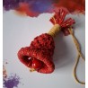 Cloche rouge en macramé de coton métallisé, création Martine Portelli