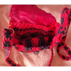 Sac "En rouge et noir" en macramé de coton, Collection Valentine