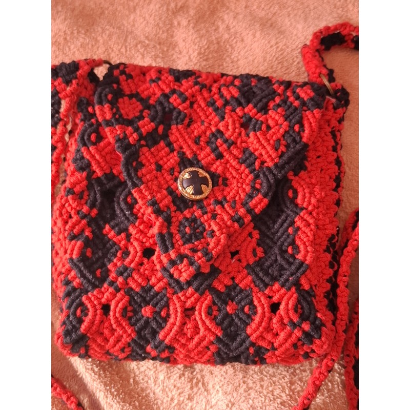 Sac En rouge et noir en macramé de coton, Collection Valentine, création Martine Portelli
